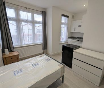 Studio to rent - Photo 1