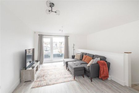3 bedroom apartment to rent - Photo 3