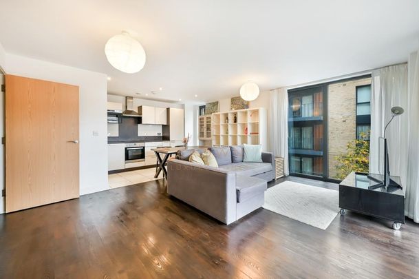 Ottawa House, Canada Water - Photo 1