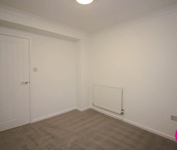 3 bedroom flat to rent - Photo 4