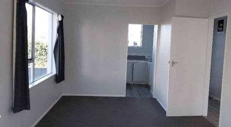 Tidy One-Bedroom Apartment – Available Now - Photo 4