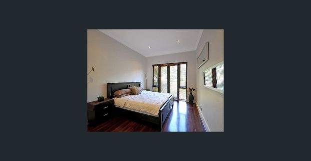 LIFESTYLE & LOCATION! - Photo 1