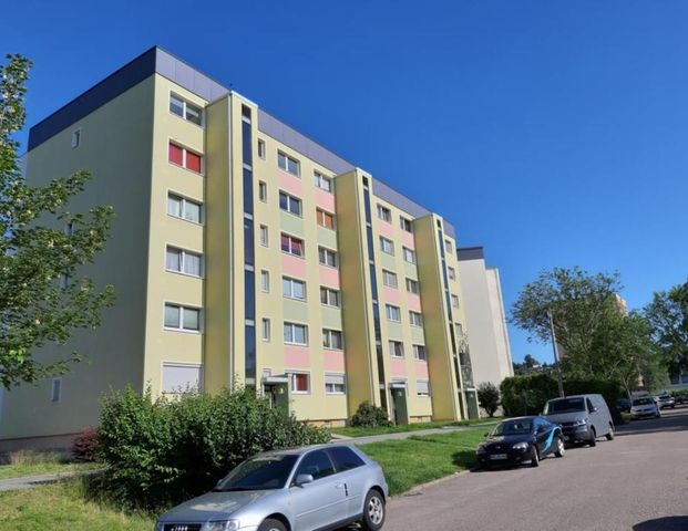 Große 3-Raum-Wohnung mit Balkon und Aufzug im 6. Stock! TOP Ausblick! + Gratis Jahresmitgliedschaft im Fitnessclub - Foto 1