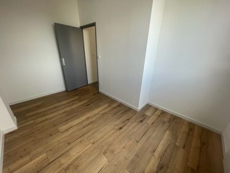 Location Appartement 4 pièces 98m² LALLAING 59167 - Photo 2