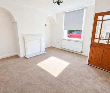 2 bedroom end of terrace house to rent - Photo 1