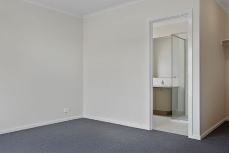 BEAUTIFUL HOME IN CORIDALE ESTATE - Photo 4