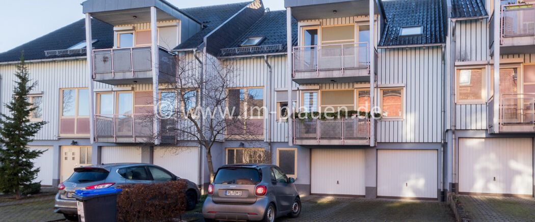 Update 17.04.2025 - Plauen-Neundorf: 3-Zimmerwohnung mit Terrasse, Balkon & Garage – - Foto 1