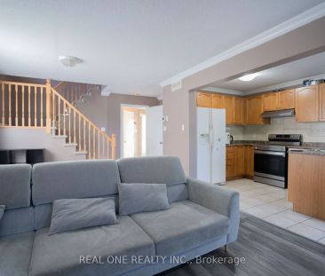 Detached Home For Lease | X8440516 - Photo 2