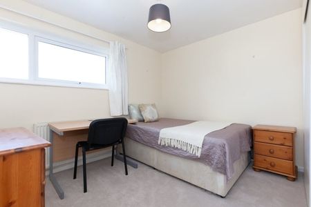 Beechey Avenue, Marston - Photo 5