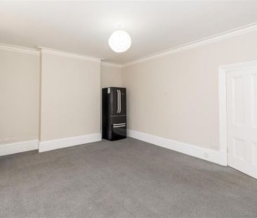 3 bedroom maisonette to rent - Photo 4