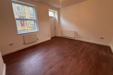 4 bedroom terraced house to rent - Photo 2