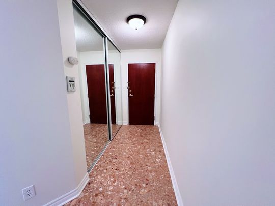 For Lease - 18 Hillcrest Avenue Unit# 407, Toronto, Ontario - Photo 1