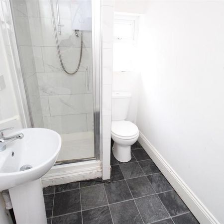 Ground floor flat to rent - Photo 3