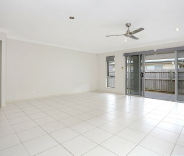 MODERN 4 BEDROOM FAMILY HOME - Photo 6