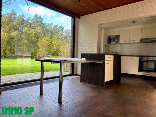 Charmant huis met 3 slaapkamers en grote tuin. - Photo 1