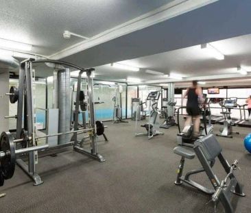 “An Ultra - Convenient Urban Haven!” - Photo 3