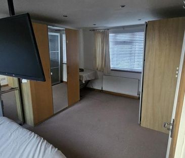 1 bedroom semi-detached house to rent - Photo 3