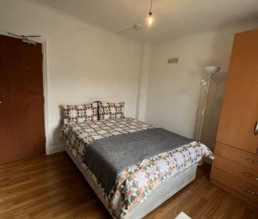 6 bedroom terraced house to rent - Photo 5