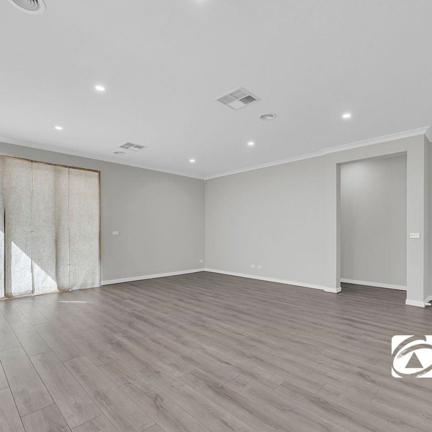 Modern Family Living in the Heart of Mount Atkinson Estate - Photo 1