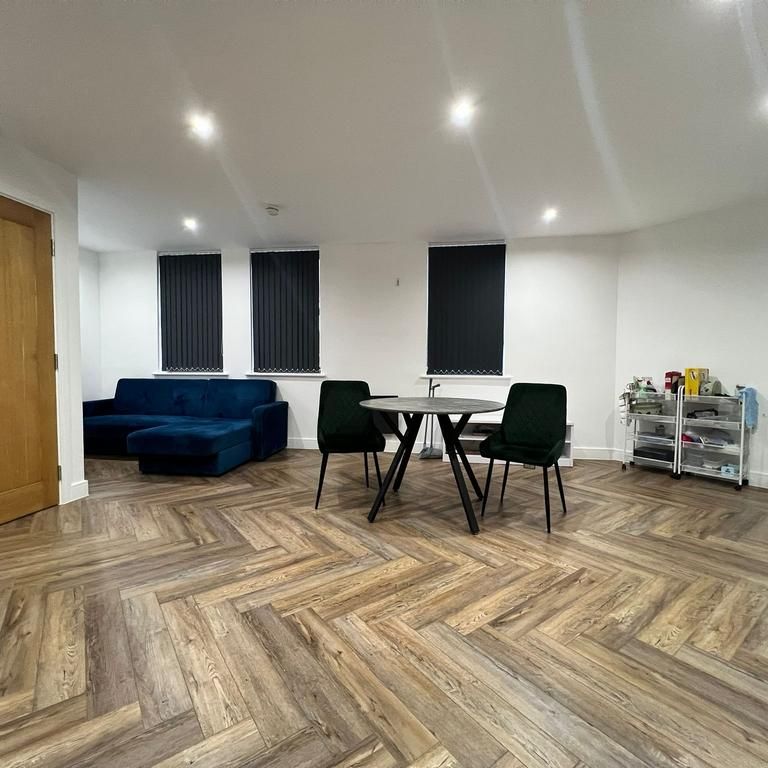 1 bedroom in a flat share to rent - Photo 1