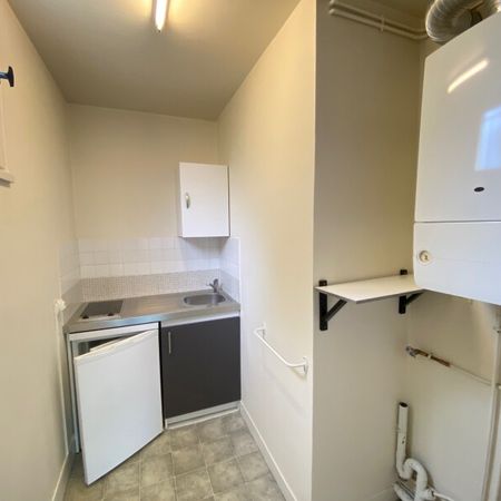 Location Appartement 1 pièce 27m² ST JEAN DE LA RUELLE 45140 - Photo 4