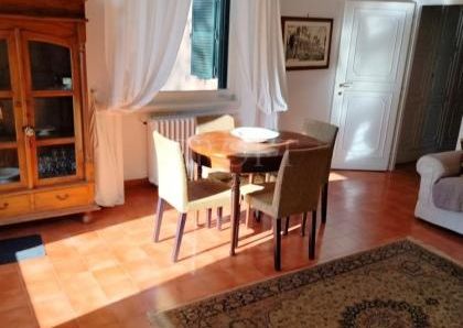 Ardeatina-Divino Amore: Quiet, charming rustic villa, big and well-curated garden, 3 beds, 1 study, 3 baths, living room, kitchen, with terraces , AC and parking space. Ref 2322