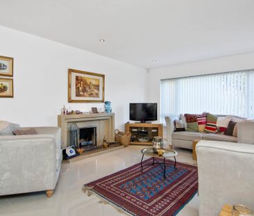 1 Piney Lane, Malone Road, BELFAST, BT9 5QS - Photo 2