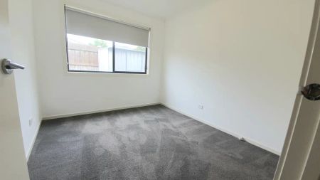 “Modern Comfort & Convenience in the Heart of Werribee” - Photo 4