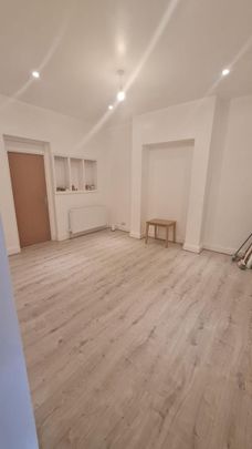 4 bedroom terraced house to rent - Photo 1