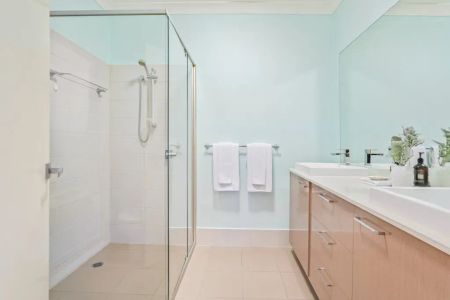 Spacious Family Single Level - Photo 2