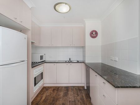 Close to EVERYTHING - Photo 3