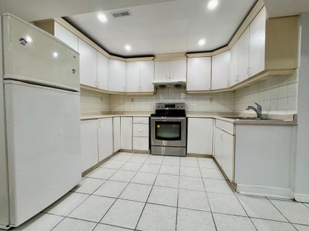 For Lease - 7 Timbers Circle Unit# Bsmt, Markham, Ontario - Photo 2