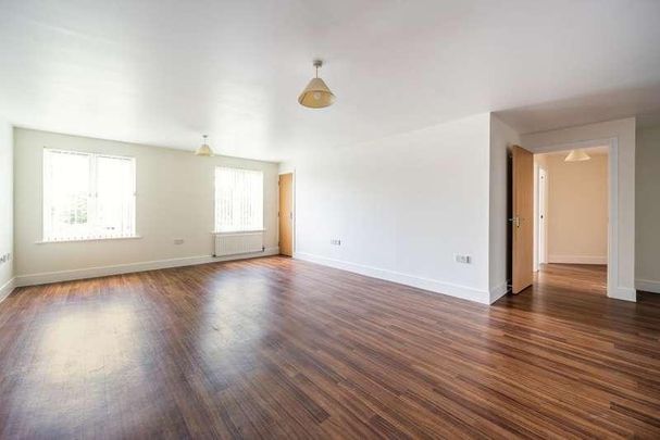 Kingsquarter, Maidenhead, SL6 - Photo 1