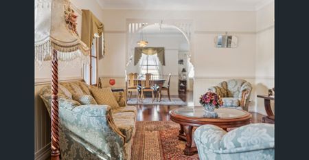 Spacious Family Home - Photo 4