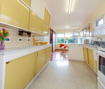 3 Spacious Rooms plus 3 utlity rooms - Photo 5