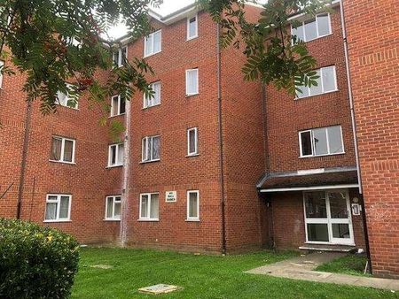 Bunting Close, Edmonton, N9 - Photo 4