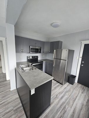 For Lease - 991 Main Street Unit# 5, Hamilton, Ontario - Photo 1
