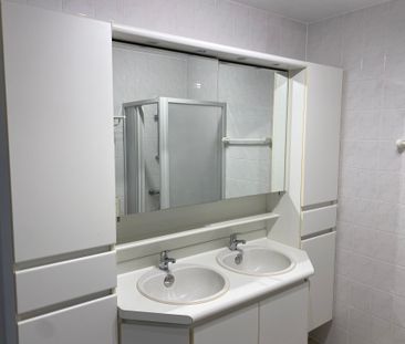 Instapklaar 2-slpk APPARTEMENT + GARAGE - Foto 2