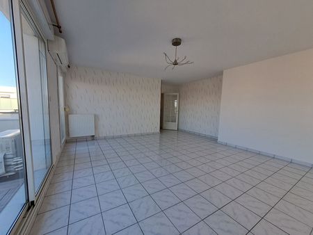 Location Appartement 3 pièces 72m² - Photo 2