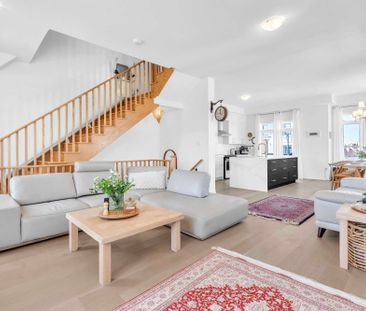 For Lease - 18 John Greene Lane, Richmond Hill, Ontario - Photo 1