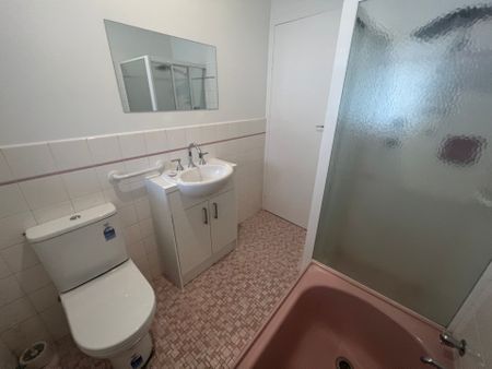 Position Perfect - 6 Month Lease - Photo 2