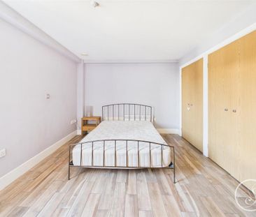 2 bedroom penthouse to rent - Photo 3