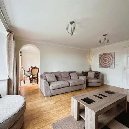 4 bedroom semi-detached house to rent - Photo 1