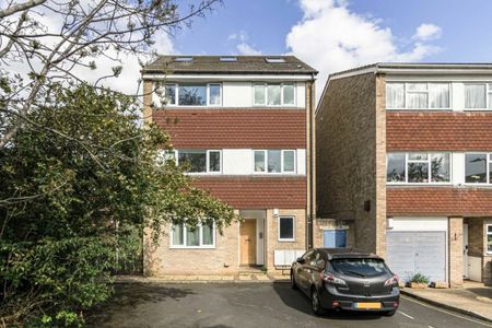 Elmcroft Close, W5, London - Photo 2