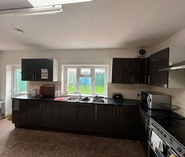 1 bedroom in a house share to rent - Photo 3