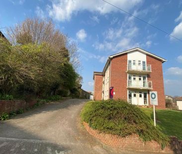 A well presented one bedroom property a short walk from the Down an... - Photo 3