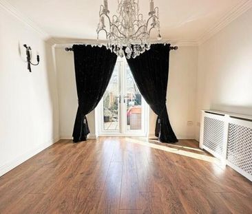 4 bedroom detached house to rent - Photo 2