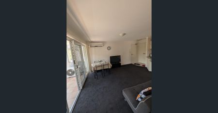 Fully furnished unit close to UQ St Lucia campus - Photo 2