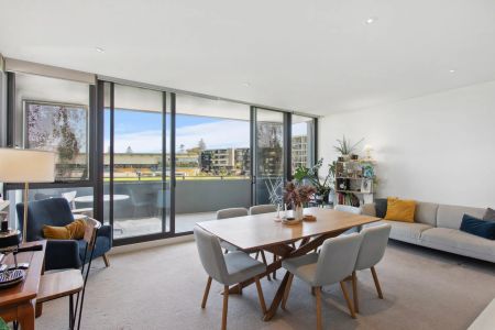 Luxury Apartment in the Heart of Claremont - Unfurnished - Photo 5