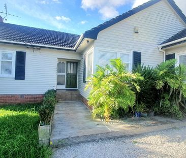 Large Sunny Home! - Photo 6